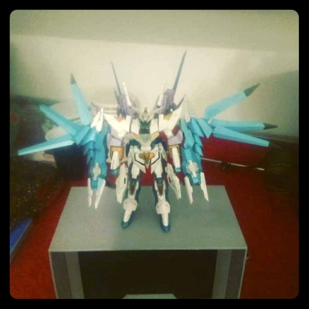 Custom painted and kitbashed hg reversible gundam